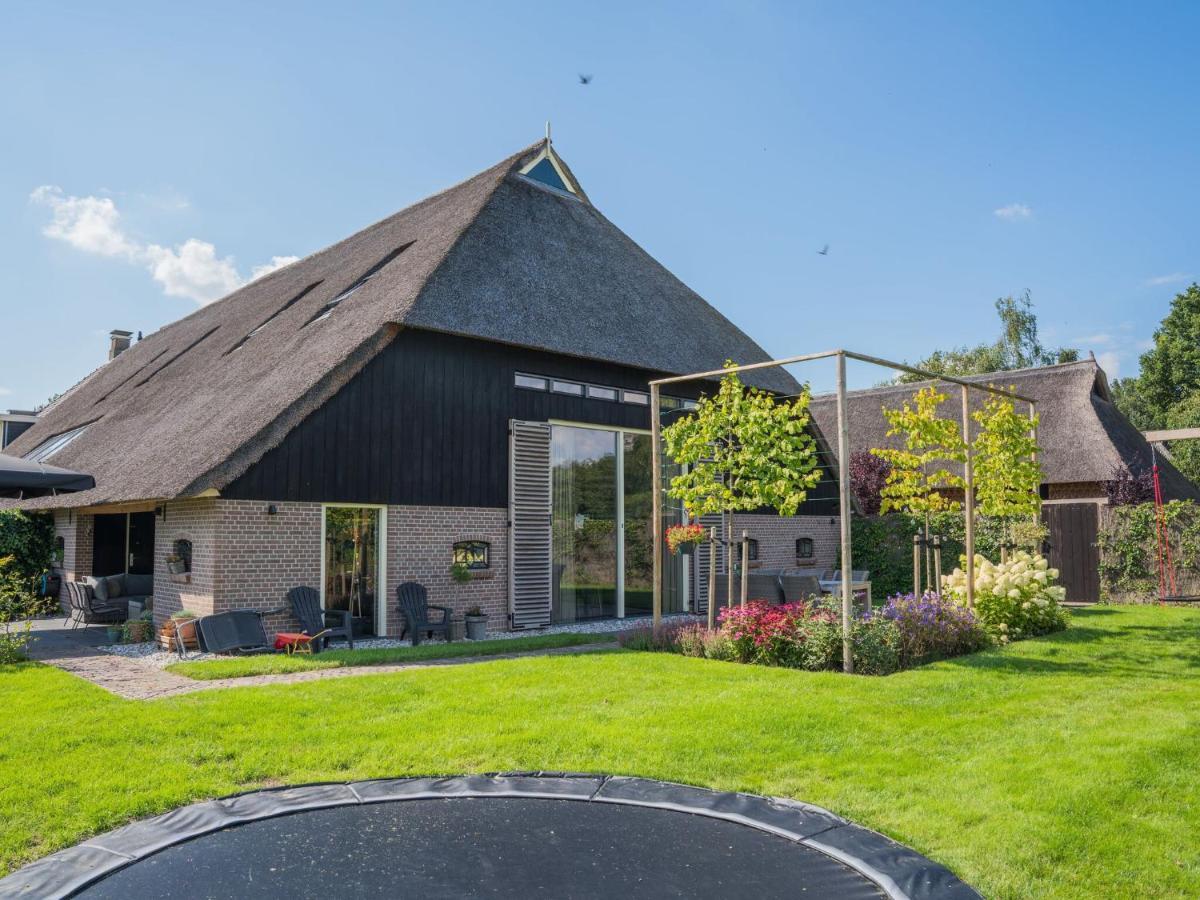 Grandeur Farmhouse In Dwingeloo At A National Park Villa Exterior photo