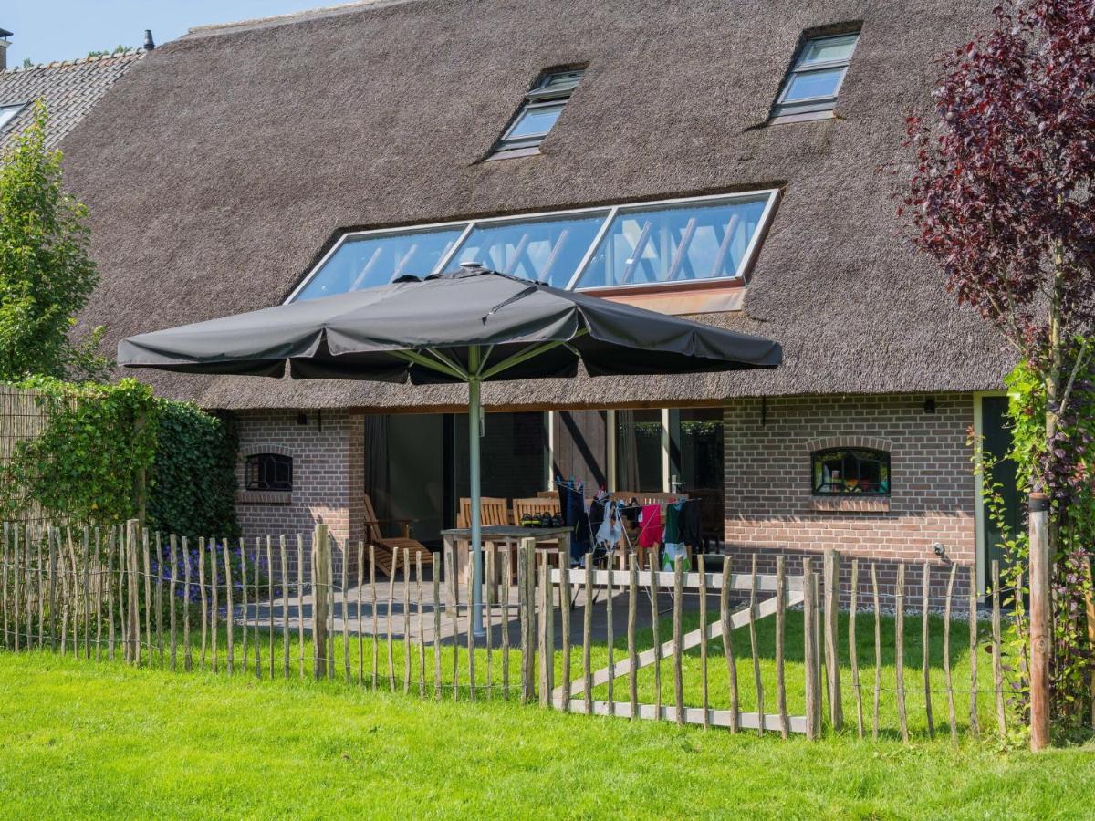 Grandeur Farmhouse In Dwingeloo At A National Park Villa Exterior photo